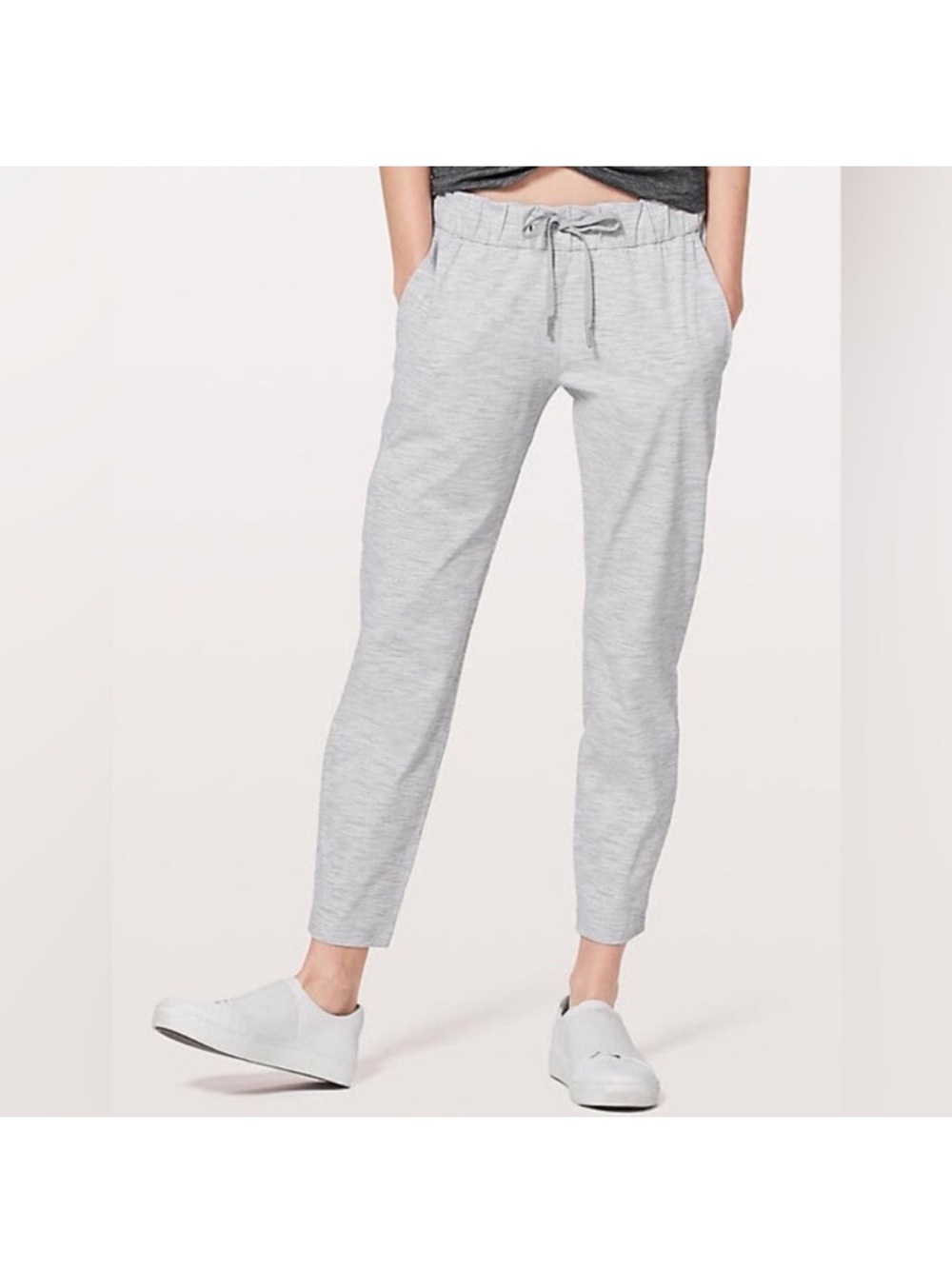 Lululemon On the Fly Pant Size 4 Grey Stripe Nimbus